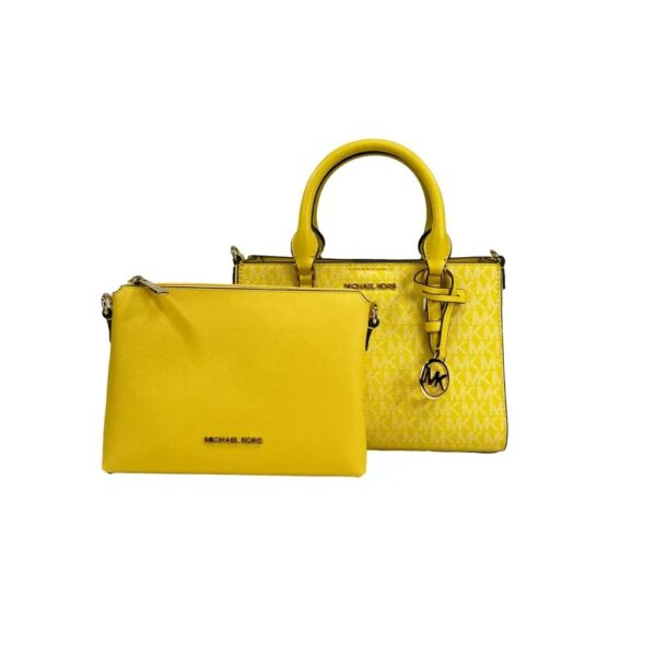 MICHAEL KORS - Bolso de bandolera Charlotte 3 en 1 color amarillo dorado - Image 5